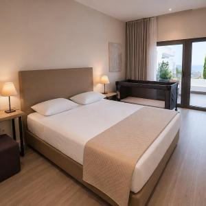 Ground Floor Suite