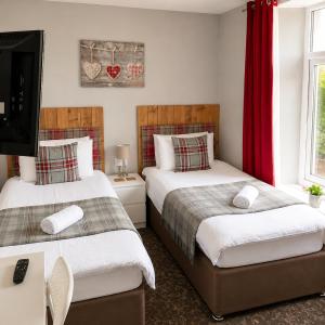 Twin Room with Private External Bathroom