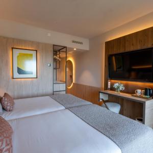 Twin Room with Balcony