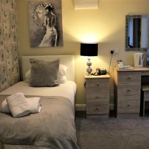 Basic Single Room - Annex