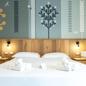 Superior Double or Twin Room with Terrace
