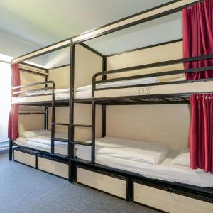 4-Bed Private Room with shared Bathroom