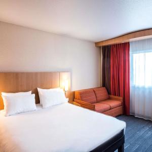 Standard Room with One Double Bed and Sofa