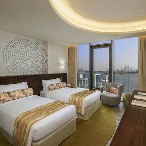 Deluxe Room with Balcony and Sea View
