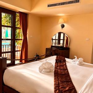 Royal Two-Bedroom Suite with Spa Bath