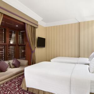 Studio Suite with Two Single Beds