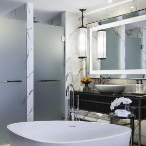 Luxury Twin Room with City or Hills View
