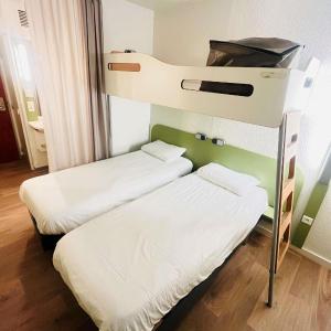 Triple Room with Three Single Beds