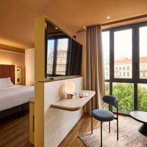 Junior Suite with One King Bed and Sofa