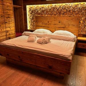 Deluxe Suite with Spa Bath
