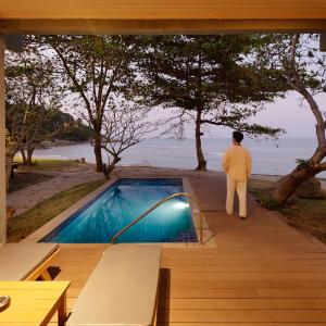 Villa - Beach Front