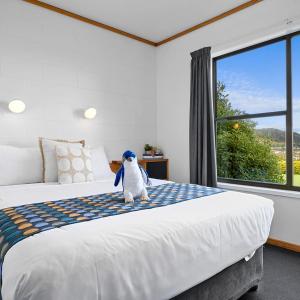 Two-Bedroom Apartment with Sea View