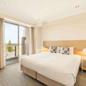 One-Bedroom Executive Apartment with Limited Housekeeping