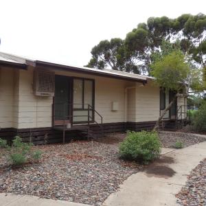 Twin Cabin