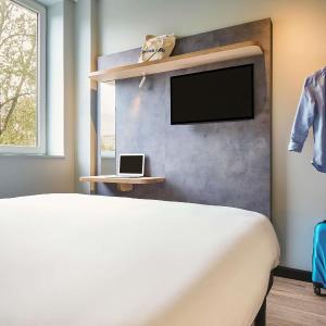 Standard room with double bed for single use