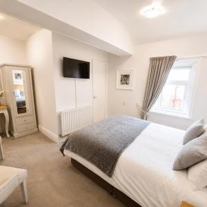 King Room with Side Sea View