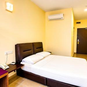 Standard Queen Room