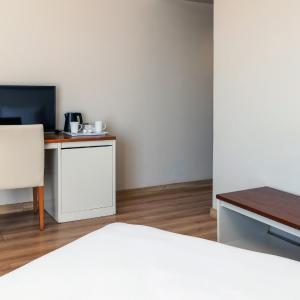 Single Room with Partial Sea View