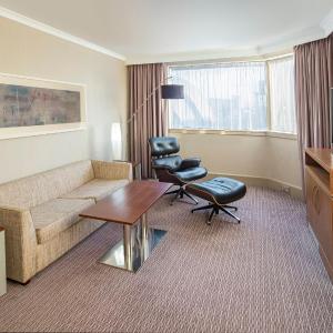 One-Bedroom King Suite