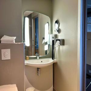 Superior Room with walk-in shower - Mobility Access