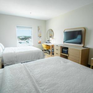 Room with Two Queen Beds - Non-Smoking