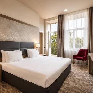 Superior Room with City View and Balcony