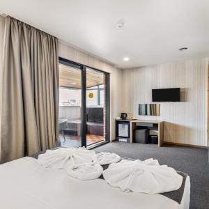 King Room with Spa Bath