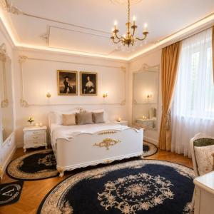 Queen's Suite