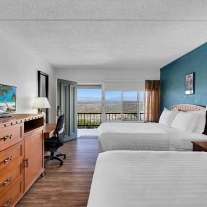 Queen Room with Two Queen Beds and Roll-In Shower - Disability Access/Non-Smoking
