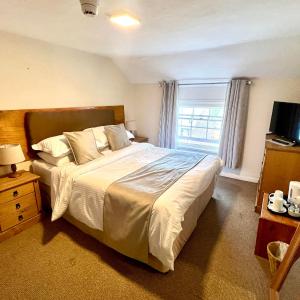Double or Twin Room Without Shower 