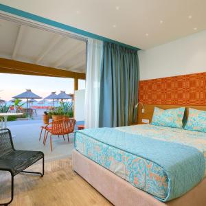 Beach Front Suite "Frixos"
