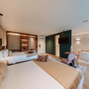 Superior Double Room with Two Double Beds with Bathtub
