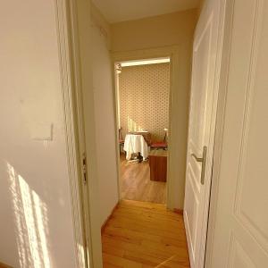 Twin Room with Private External Bathroom