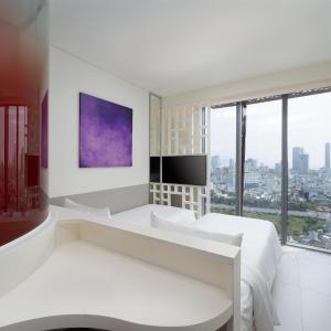 Twin Room with City View