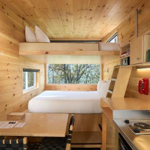 Standard Cabin with Two Queen Bunk Beds