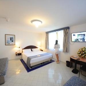 Classic Triple Room inner or hill view