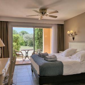 Queen Room with Garden View
