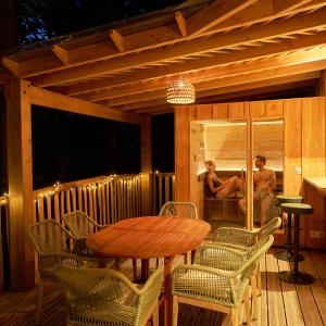 Suite with Hot Tub