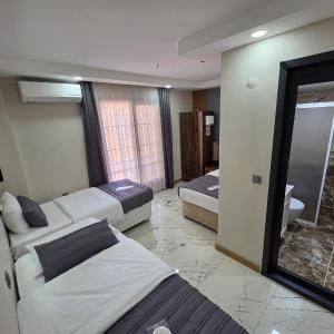 Economy Triple Room