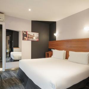 Superior Double or Twin Room with Living Room