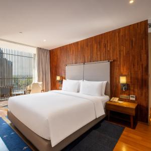 Presidential Suite with 1+1 happy hours in Malhari (12–8 PM) , 20% off on Buffet Hirkani , INR 500 spa credit per room, redeemable once per stay with a minimum spend of INR 2,500 and bag full of laundry per room per day for INR 1000