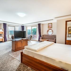 King Suite with Balcony
