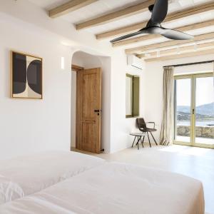 Deluxe Villa with Sea View and Private Heated Pool