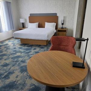 King Studio Suite with Sofa Bed - Non-Smoking