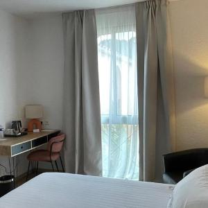 Superior Queen Room with Pool View - Ground Floor/Non-Smoking
