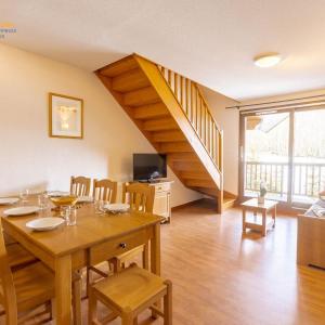 Duplex Two-Bedrooms Apartment (8 Adults) - Corner Mountain