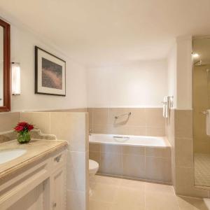 Deluxe Room Twin Beds