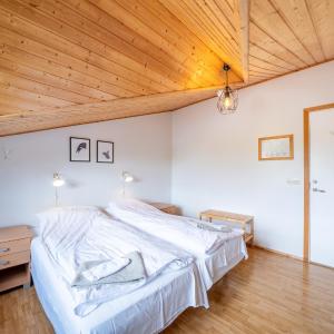 Double or Twin Room with Shared Bathroom
