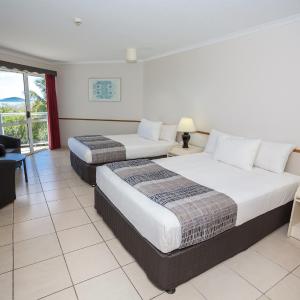 Standard Twin Room with Garden View