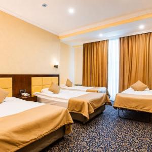 Triple Room with City View